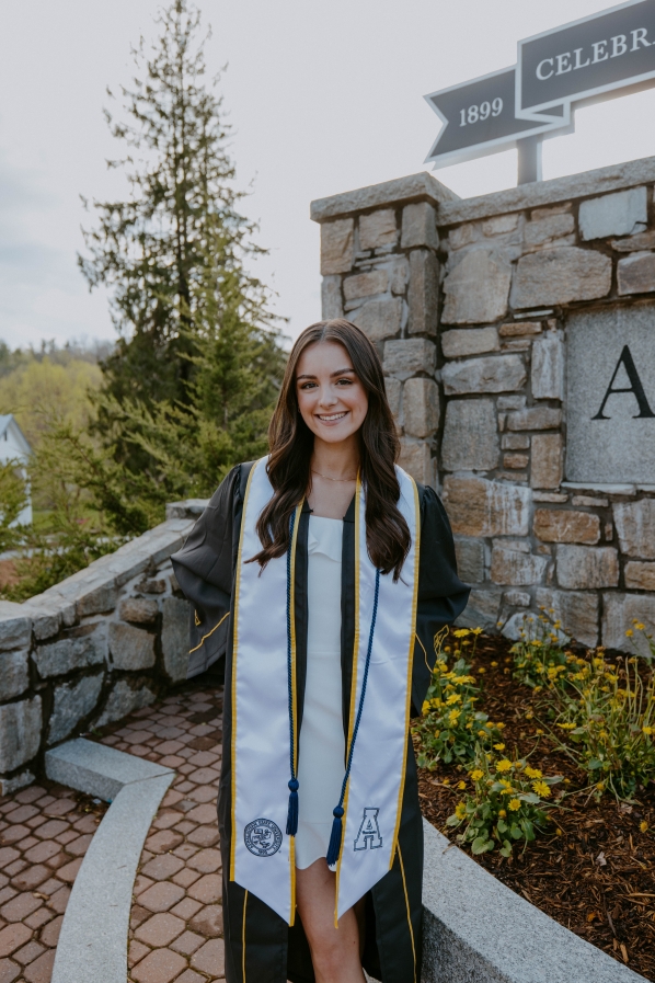 Autumn Dagenhardt - Grad Photo